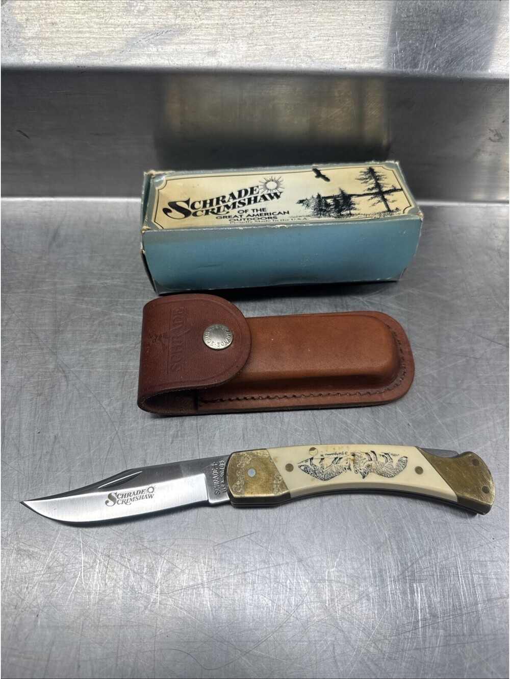 Schrade+ U.S.A. Scrimshaw SC705 Bear and Fish Vintage Lockblade Knife